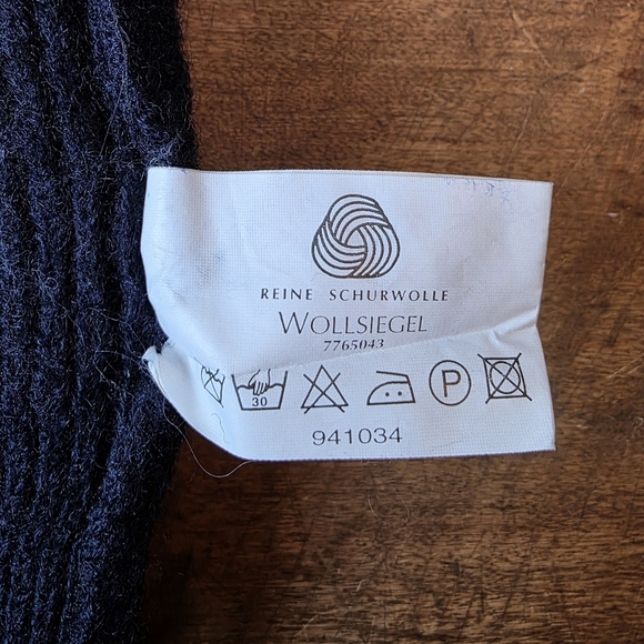 Rhode Island 100% Pure New Wool Sweater – Kids/Unisex Size L – Navy Blue - Picture 6 of 7